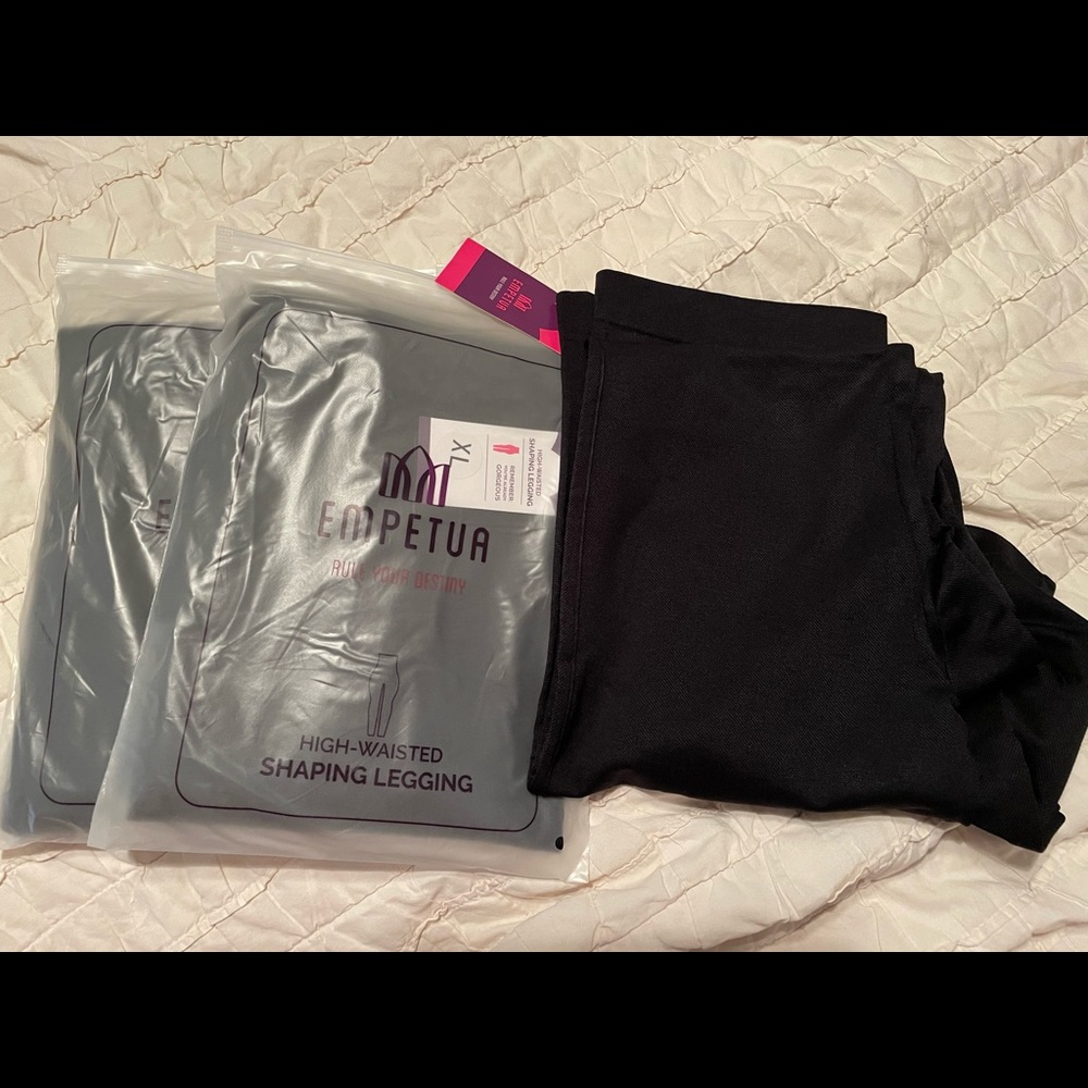 Empetua Black high-waisted shaping leggings